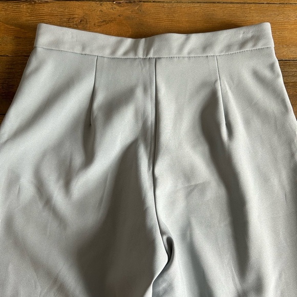 ZARA Light Gray High-Waisted Cropped Trousers w/pockets and side slits Sz XS - Picture 4 of 8